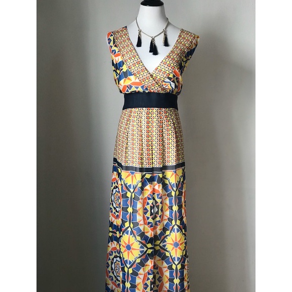 🚨Ann Taylor Kaleidoscope Maxi Dress🚨 - Picture 2 of 7